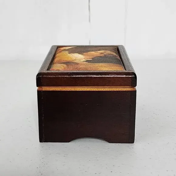 Linden A Young Girl Reading By Fragonard Japan Wood Music Box - Picture 9 of 10